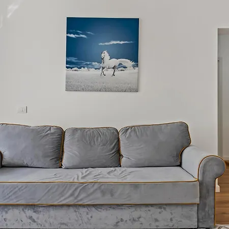 De Lux Moghioros Park Bucarest