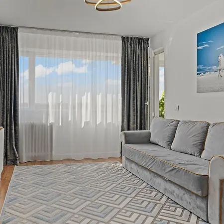 De Lux Moghioros Park Bucarest