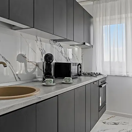 De Lux Moghioros Park *