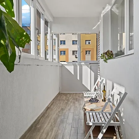 Apartment De Lux Moghioros Park