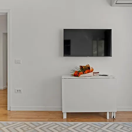 De Lux Moghioros Park