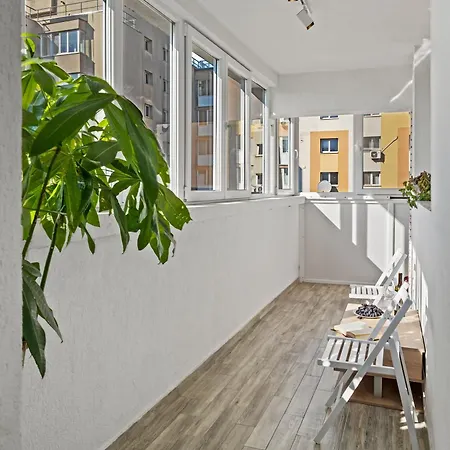 Apartment De Lux Moghioros Park Bukarest