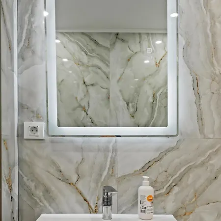 Apartment De Lux Moghioros Park Bukarest