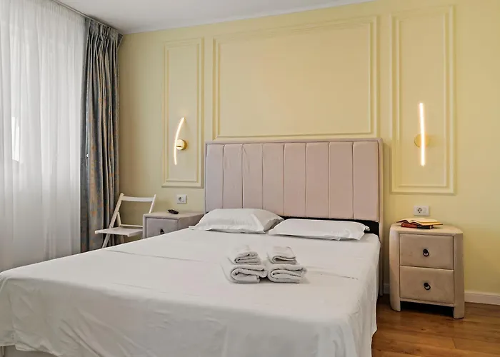 De Lux Moghioros Park Apartment *