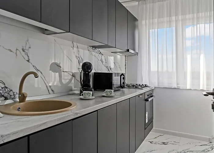 De Lux Moghioros Park *