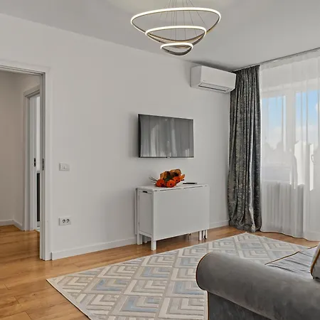 De Lux Moghioros Park *