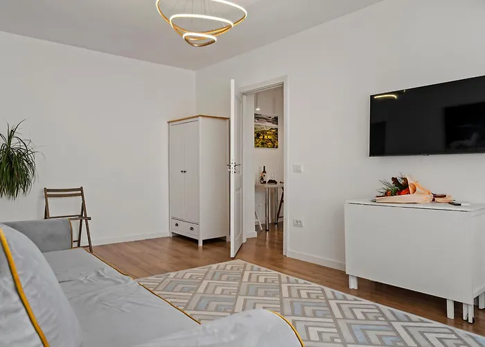 Apartament De Lux Moghioros Park *