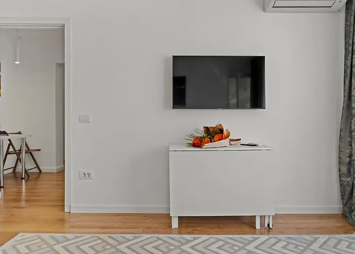 De Lux Moghioros Park