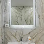 Apartman De Lux Moghioros Park Bukarest