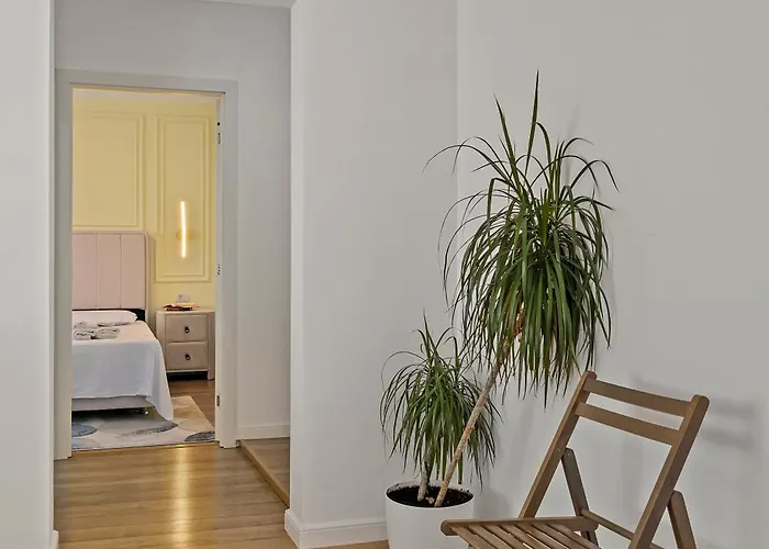 De Lux Moghioros Park