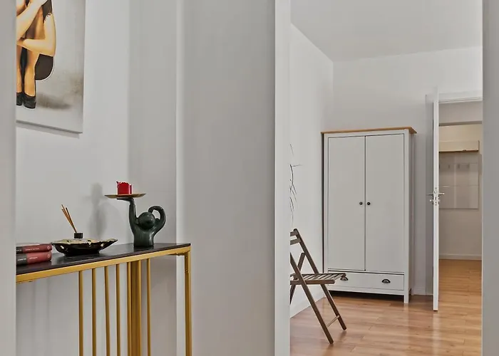 De Lux Moghioros Park * Бухарест